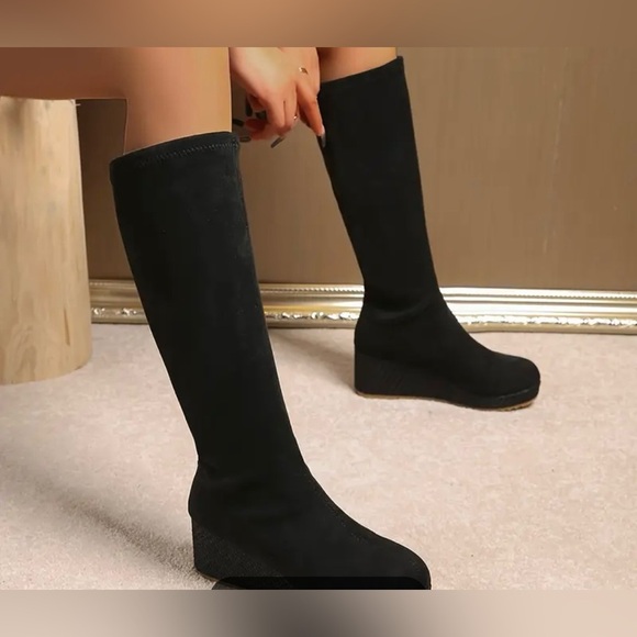 Elegant Black Knee-High Faux SuedeWomen's Boots - Picture 3 of 4